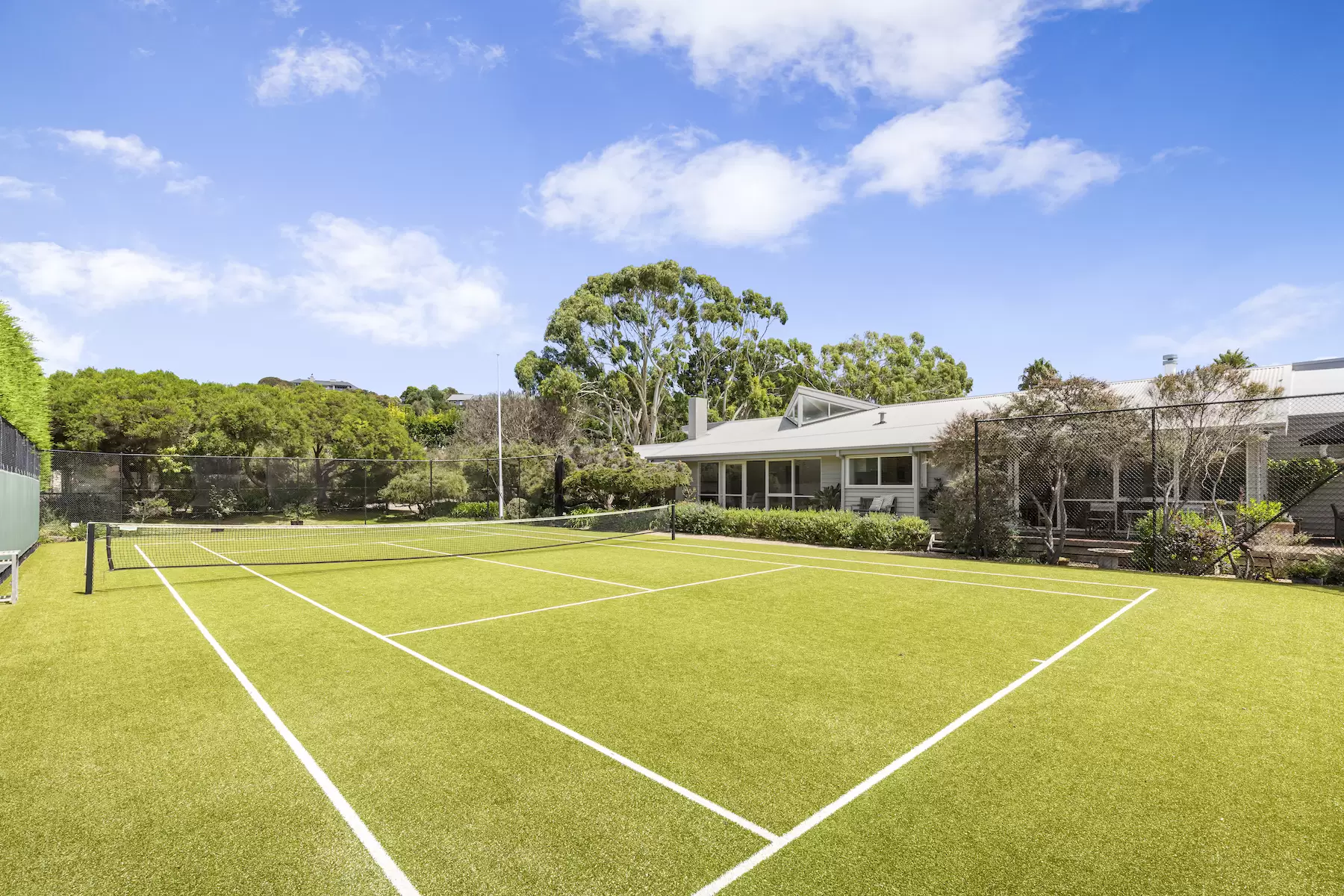 8 Farnsworth Avenue, Portsea Sold by Melbourne Sotheby's International Realty - image 1
