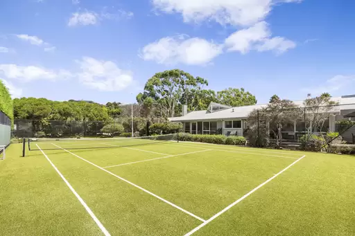 8 Farnsworth Avenue, Portsea Sold by Melbourne Sotheby's International Realty
