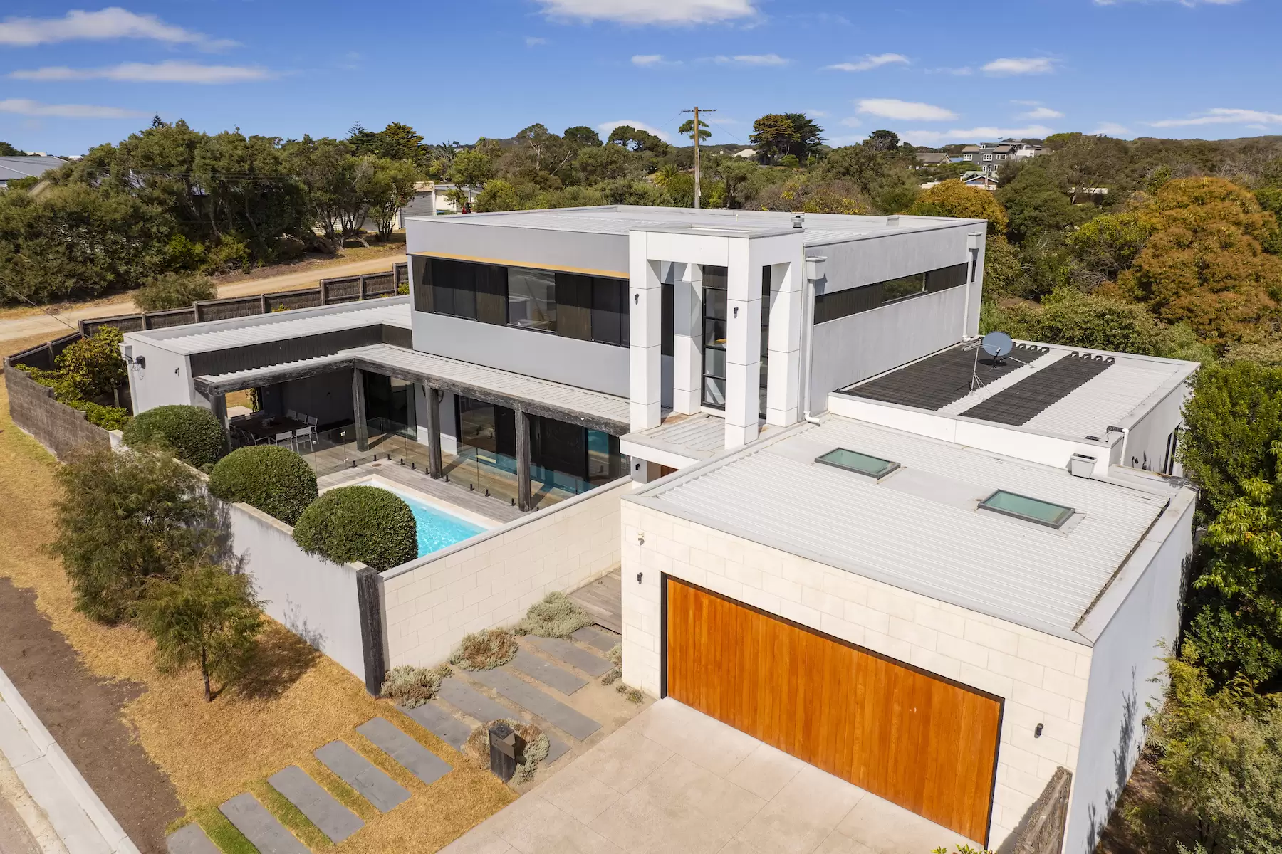 2 Dark Parade, Sorrento Sold by Melbourne Sotheby's International Realty - image 3