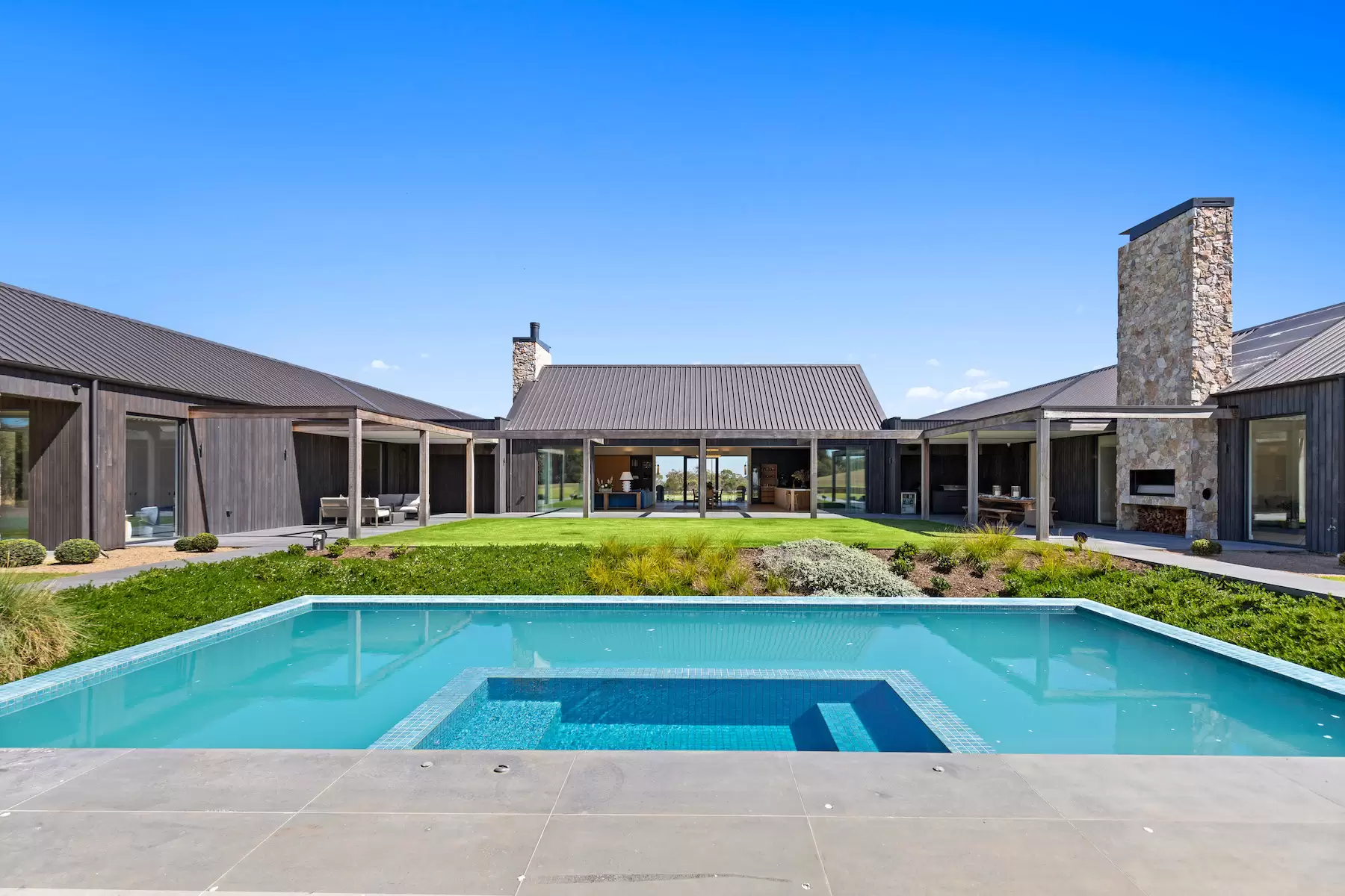 90 Wallaces Road, Dromana Sold by Melbourne Sotheby's International Realty - image 3