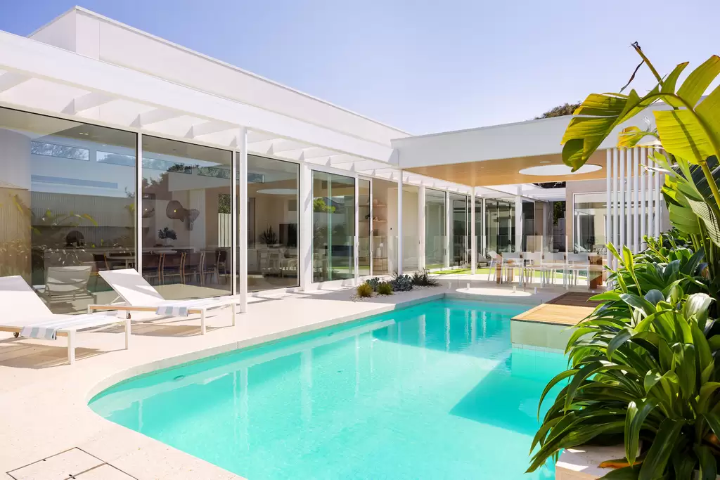 30 Shirley Avenue, Sorrento Sold by Melbourne Sotheby's International Realty