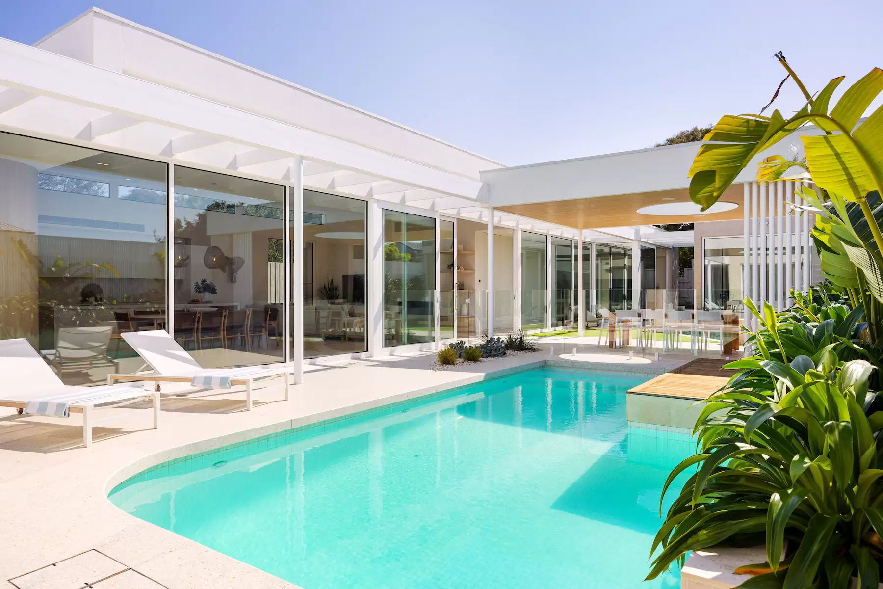 30 Shirley Avenue, Sorrento Sold by Melbourne Sotheby's International Realty - image 1