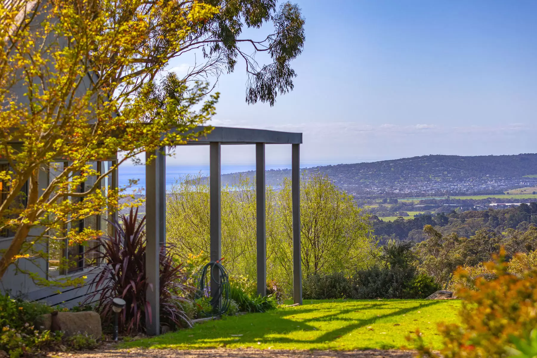 30 Sheehans Road, Red Hill Sold by Melbourne Sotheby's International Realty - image 3