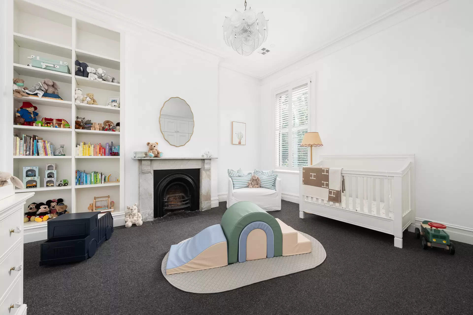 7 Kensington Road, South Yarra Sold by Melbourne Sotheby's International Realty - image 1