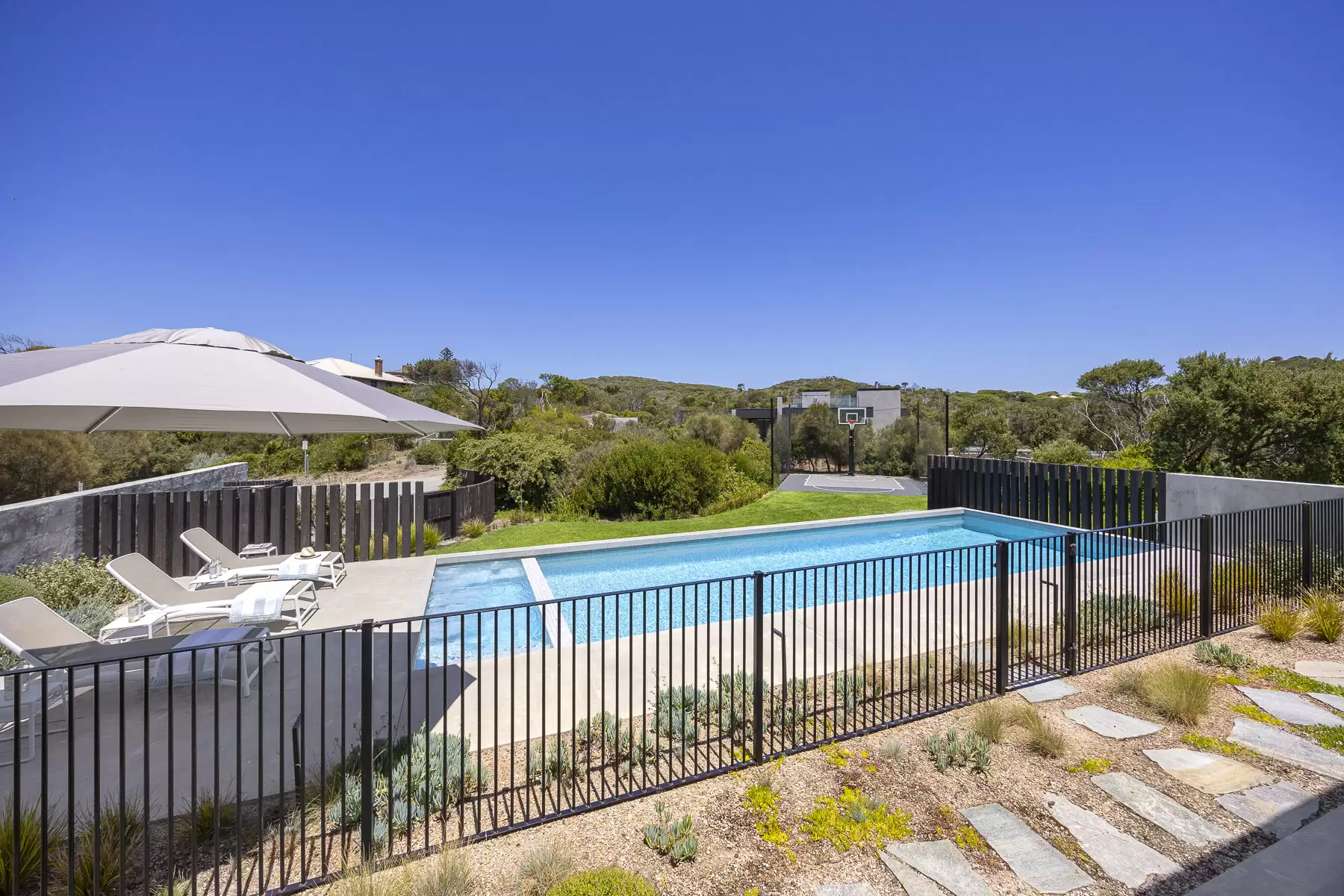 24 Montfort Close, Blairgowrie Sold by Melbourne Sotheby's International Realty - image 7