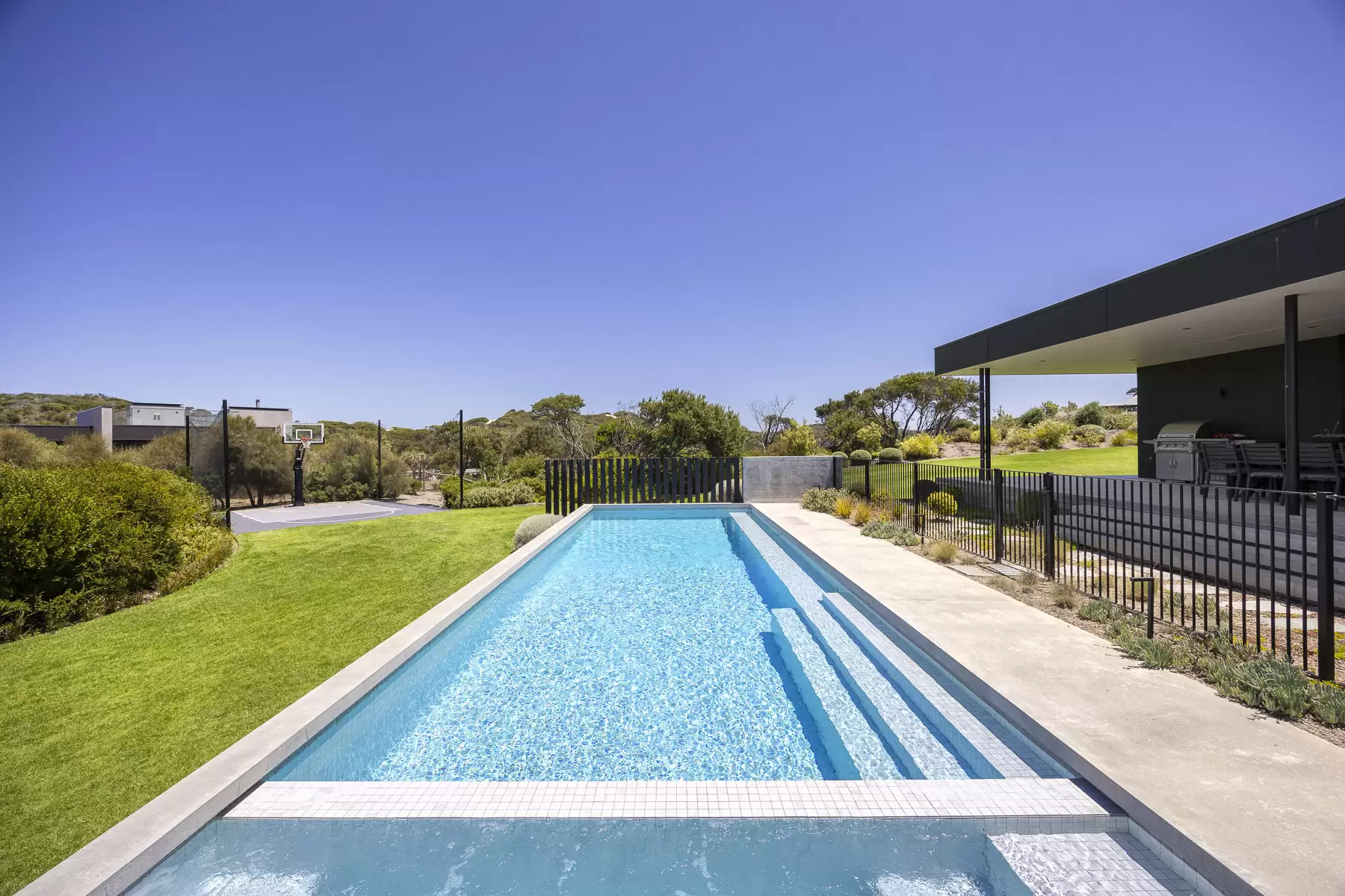 24 Montfort Close, Blairgowrie Sold by Melbourne Sotheby's International Realty - image 2