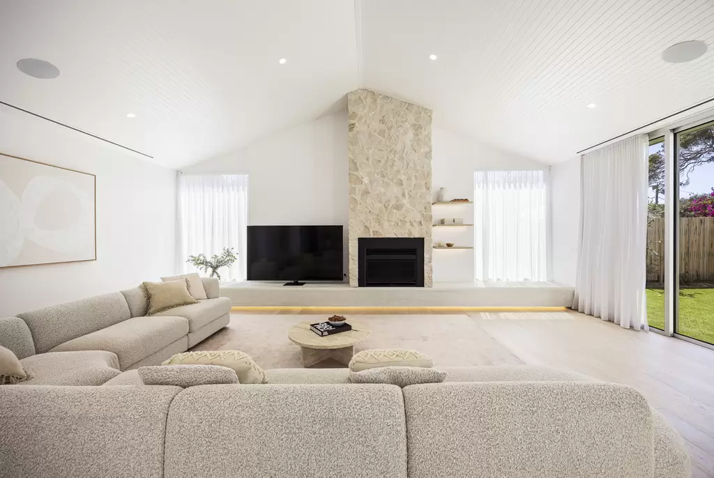 6 Kokoda Street, Sorrento Sold by Melbourne Sotheby's International Realty