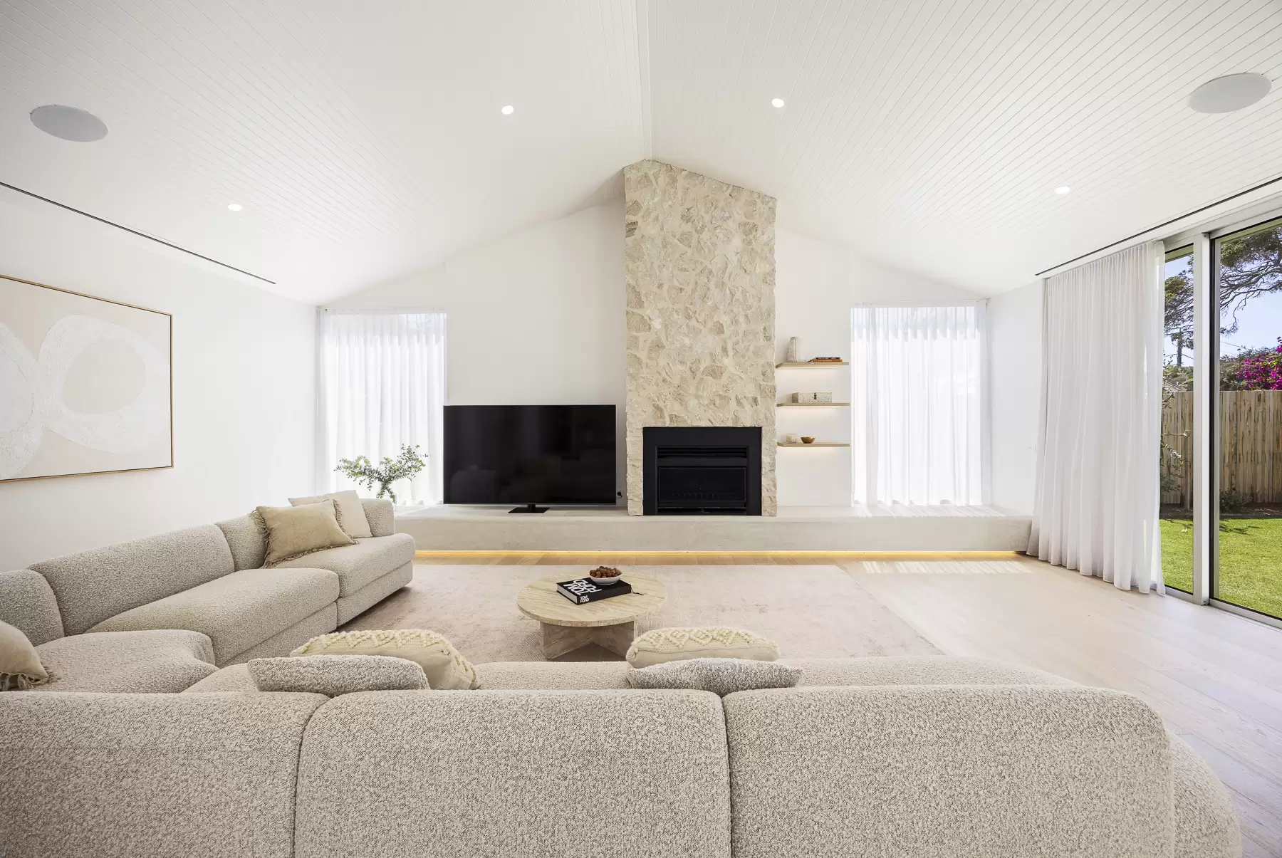 6 Kokoda Street, Sorrento Sold by Melbourne Sotheby's International Realty - image 1