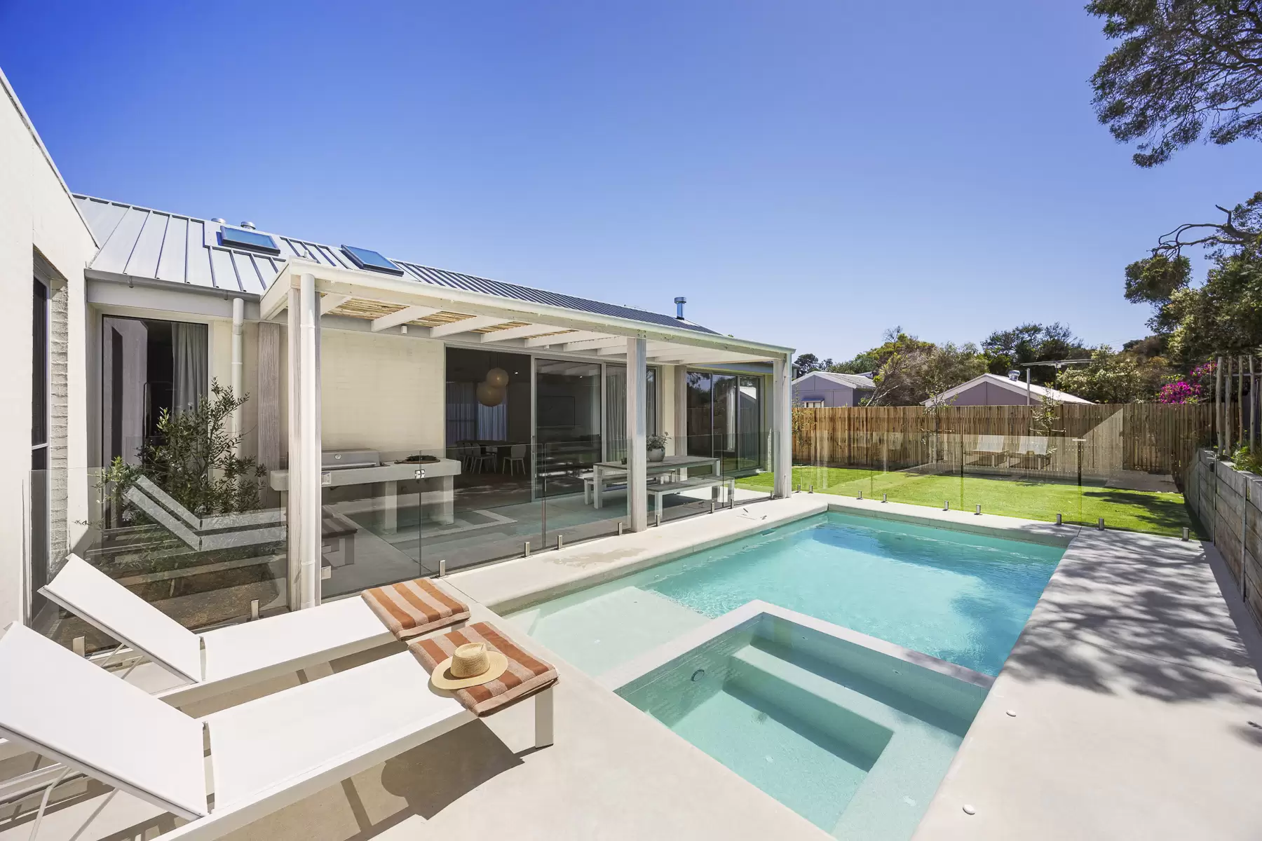 6 Kokoda Street, Sorrento Sold by Melbourne Sotheby's International Realty - image 2