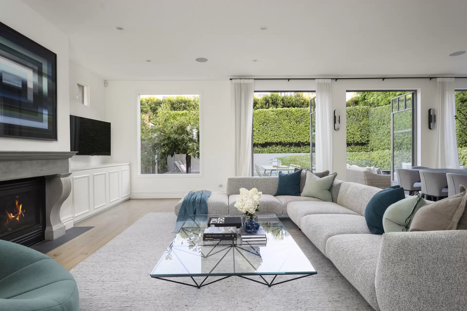 30 Chesterfield Avenue, Malvern Sold by Melbourne Sotheby's International Realty - image 1