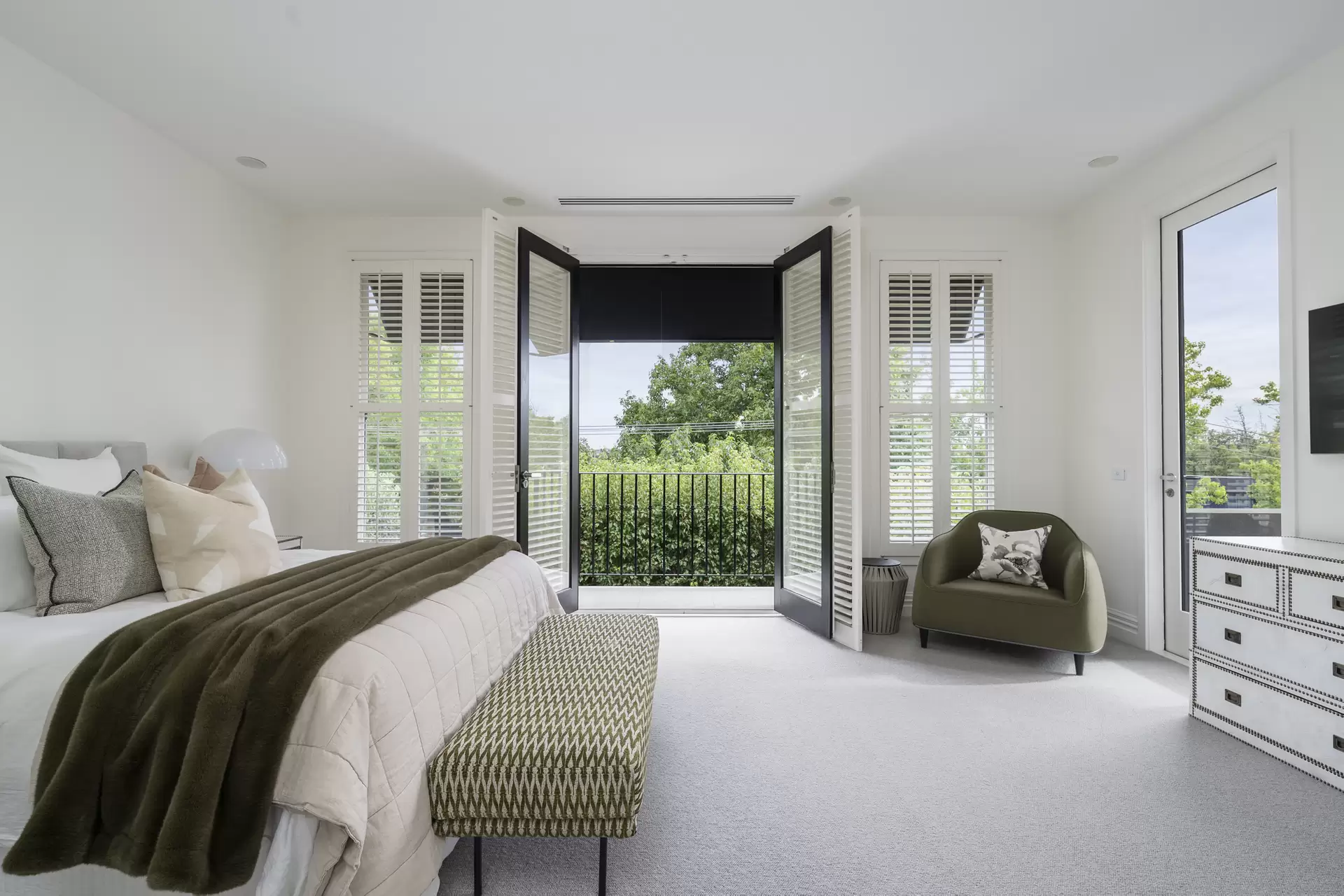 30 Chesterfield Avenue, Malvern Sold by Melbourne Sotheby's International Realty - image 1