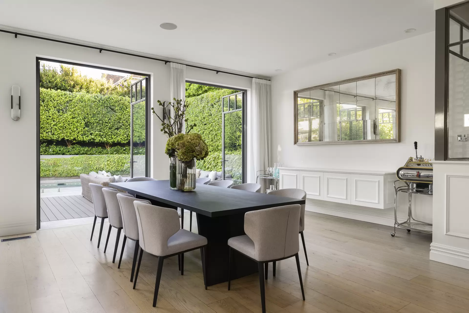 30 Chesterfield Avenue, Malvern Sold by Melbourne Sotheby's International Realty - image 1