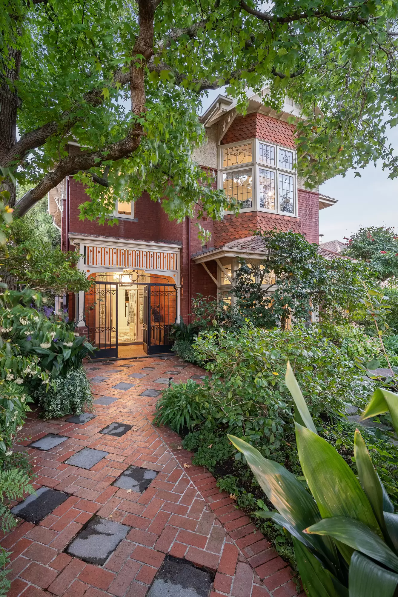 80 Clowes Street, South Yarra Sold by Melbourne Sotheby's International Realty - image 2