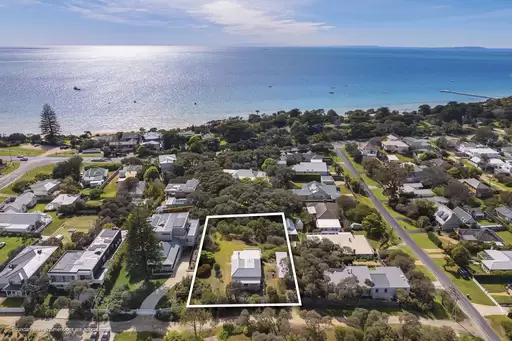 8 Rose Street, Sorrento Sold by Melbourne Sotheby's International Realty