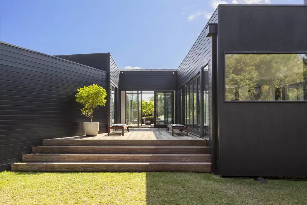2 Olive Street, Blairgowrie Sold by Melbourne Sotheby's International Realty