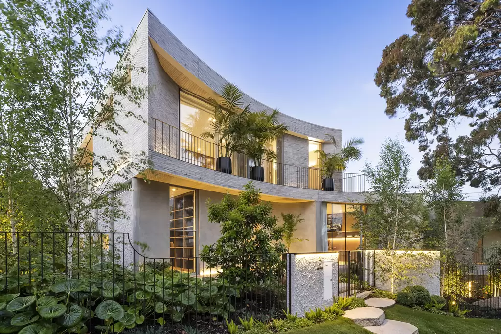 5 Glover Court, Toorak Sold by Melbourne Sotheby's International Realty