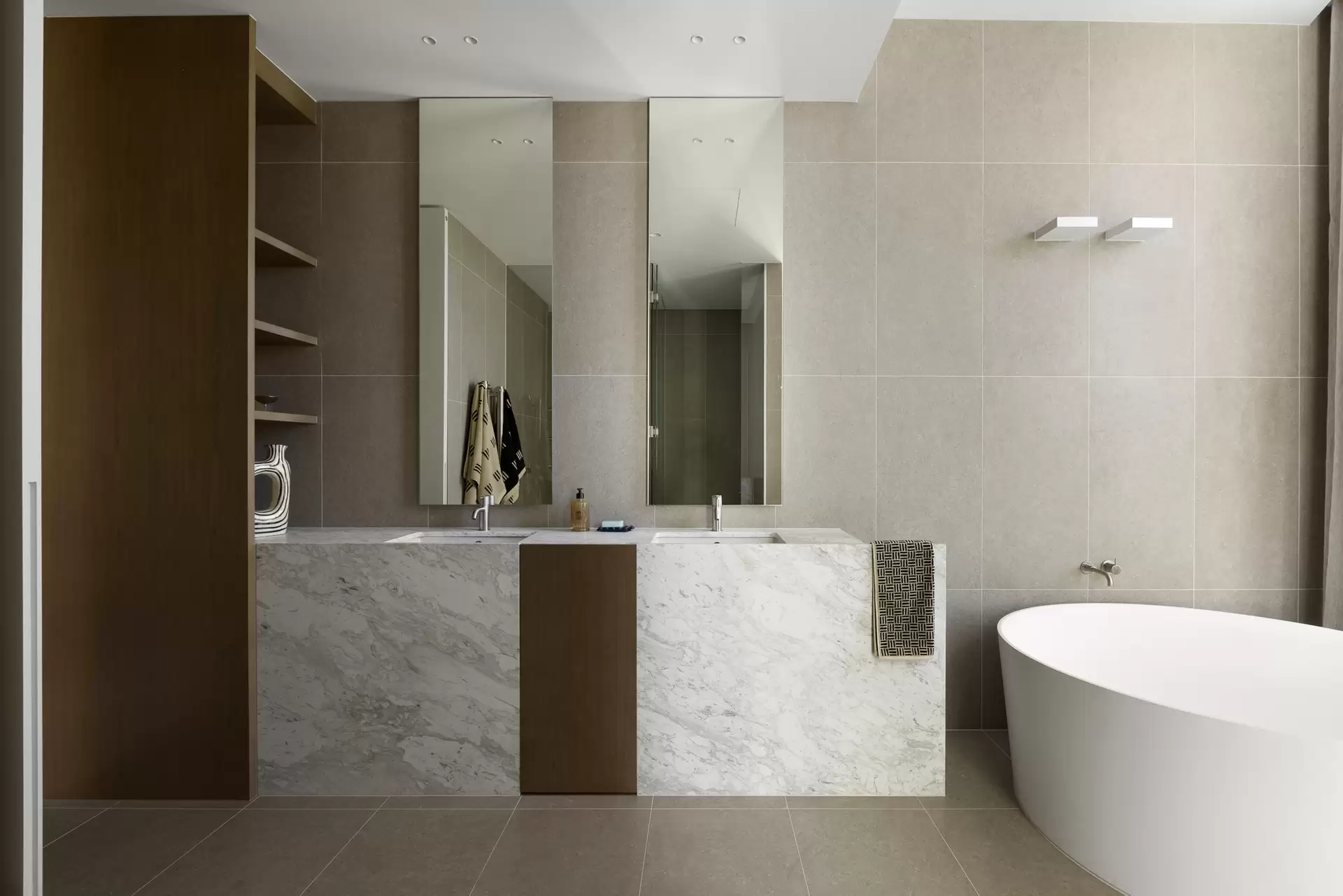 5 Glover Court, Toorak Sold by Melbourne Sotheby's International Realty - image 1