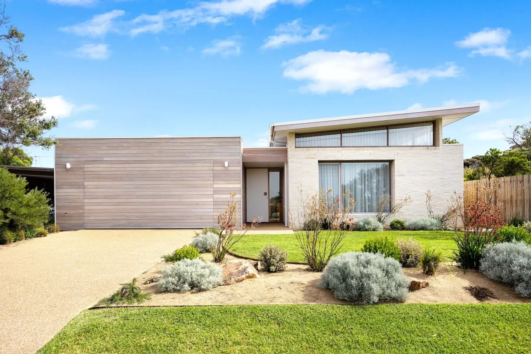 24 Ridley Street, Blairgowrie For Sale by Melbourne Sotheby's International Realty - image 2