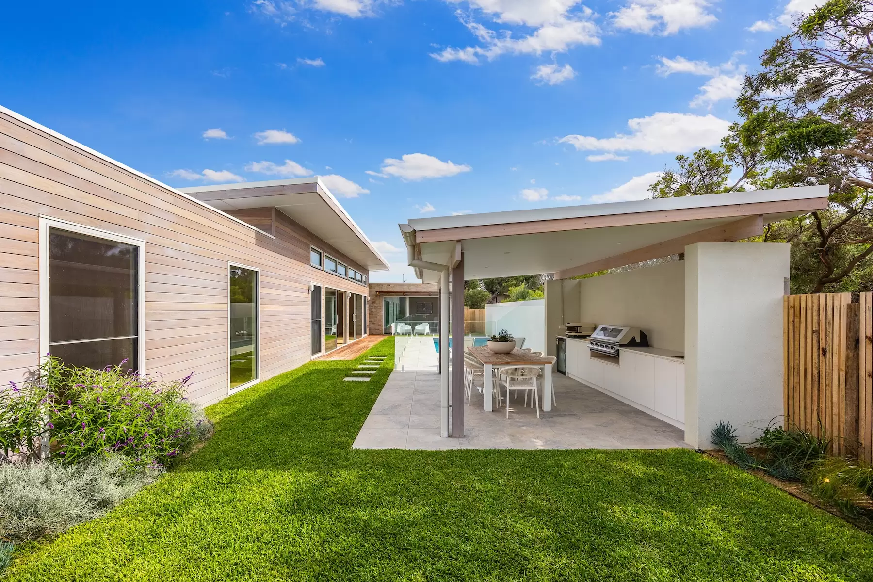 24 Ridley Street, Blairgowrie For Sale by Melbourne Sotheby's International Realty - image 6