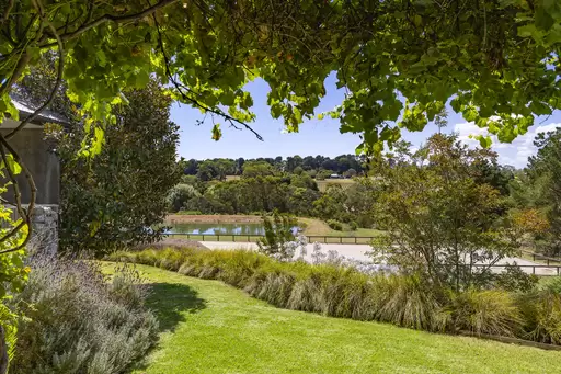 101 Stanleys Road, Red Hill South For Sale by Melbourne Sotheby's International Realty