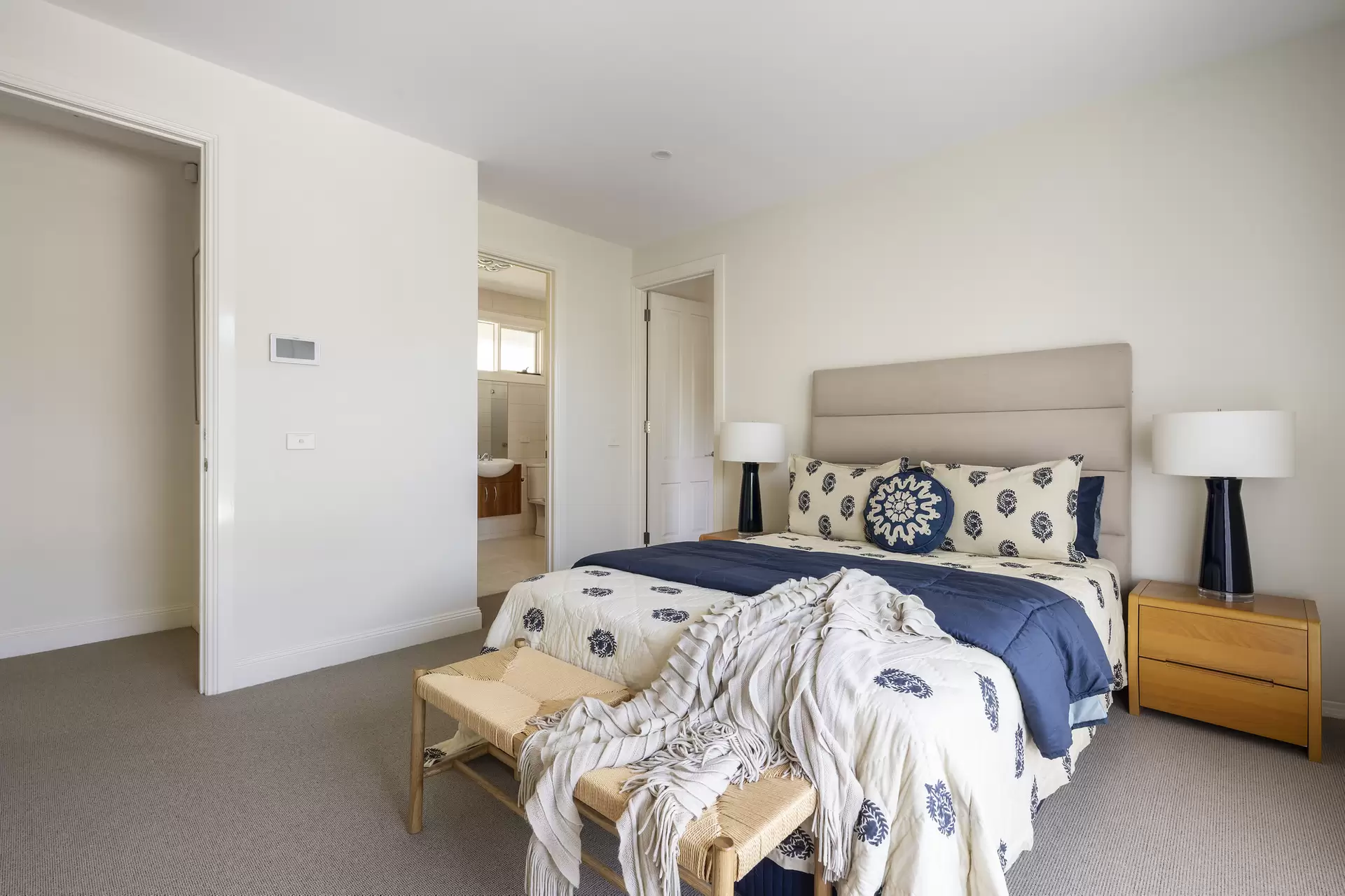 2/1A Spring Road, Malvern Sold by Melbourne Sotheby's International Realty - image 1