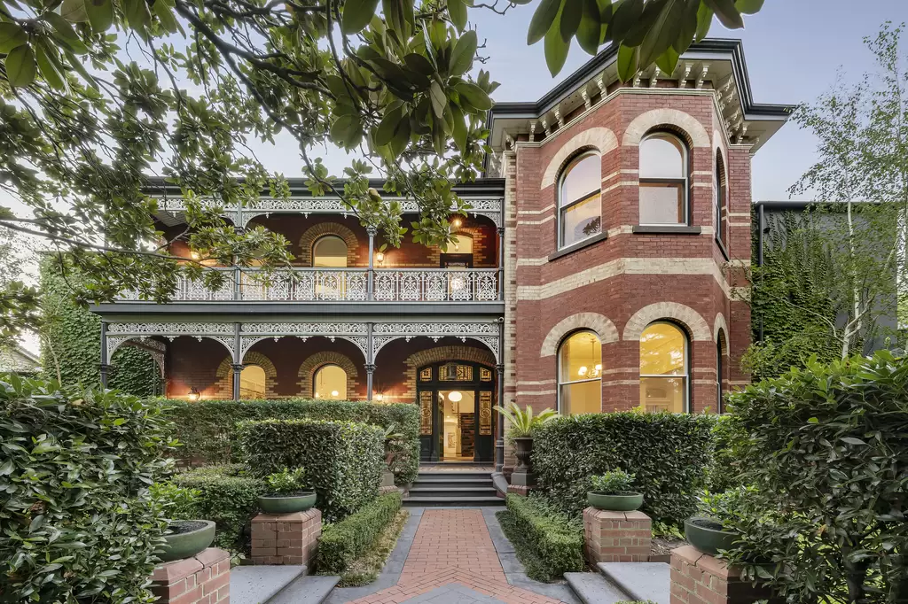 9 Bates Street, Malvern East Sold by Melbourne Sotheby's International Realty