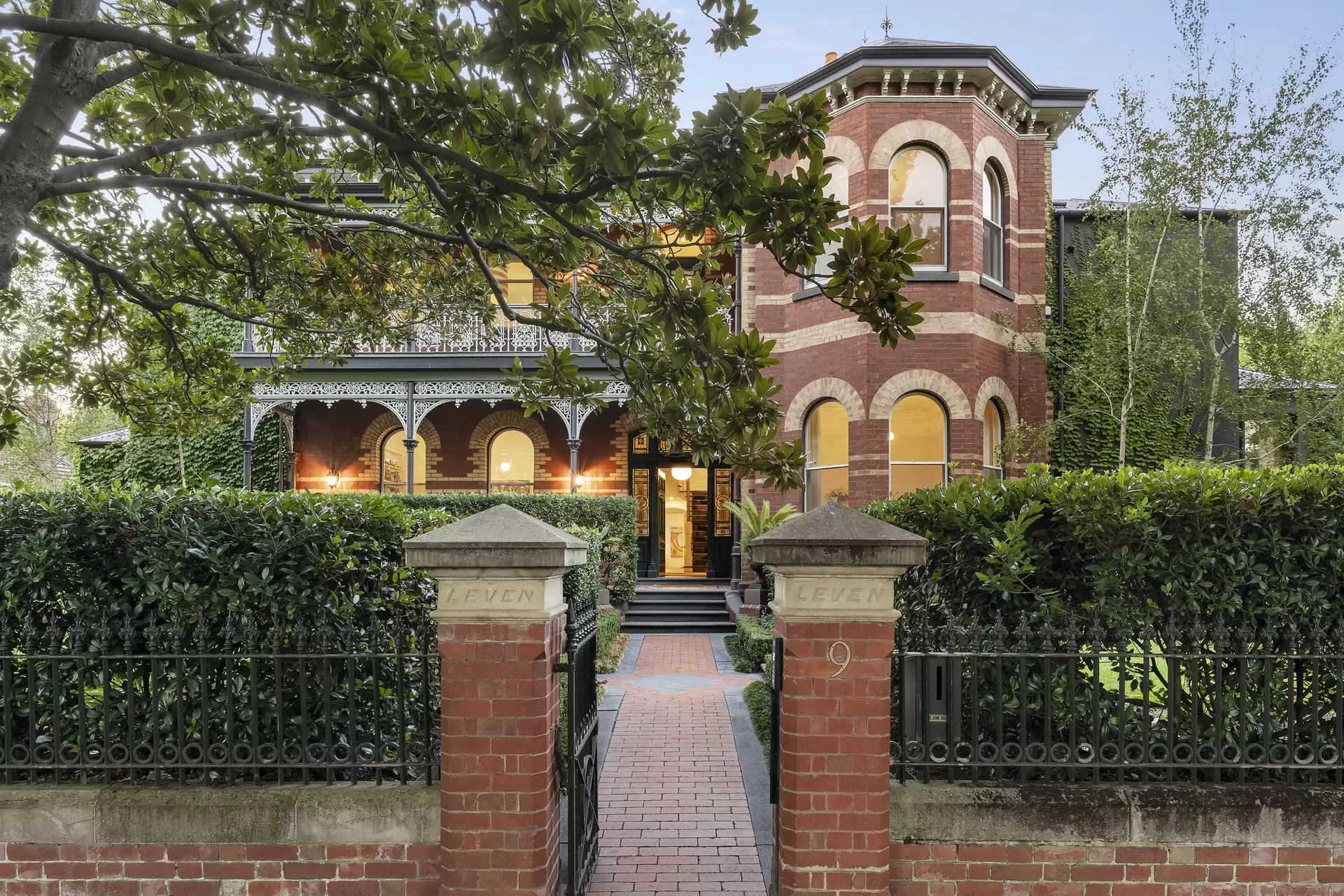 9 Bates Street, Malvern East Sold by Melbourne Sotheby's International Realty - image 1
