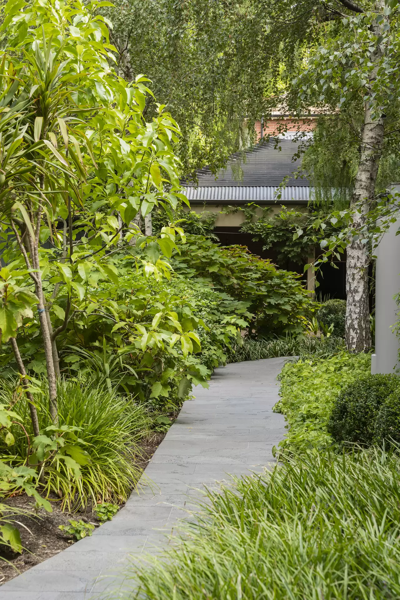 9 Bates Street, Malvern East Sold by Melbourne Sotheby's International Realty - image 1