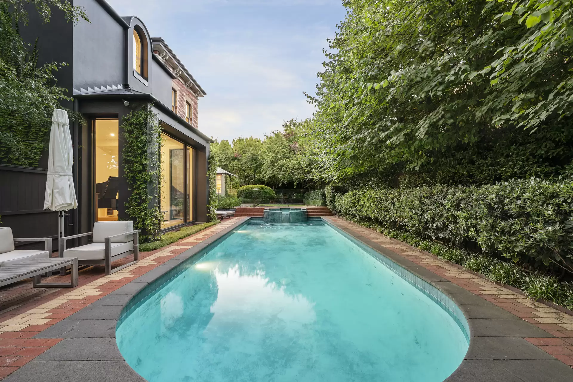 9 Bates Street, Malvern East Sold by Melbourne Sotheby's International Realty - image 1