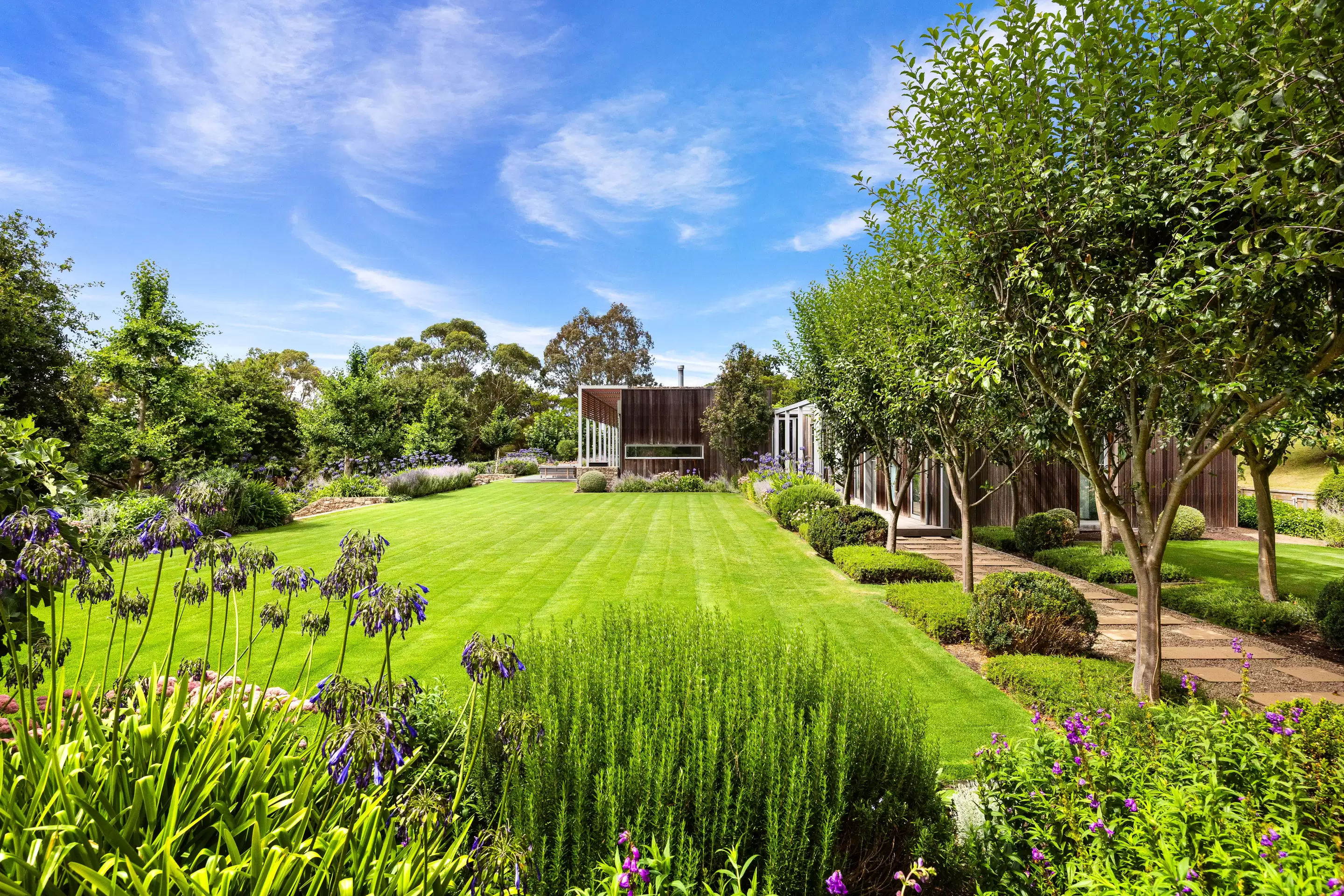 143 Point Leo Road, Red Hill South For Sale by Melbourne Sotheby's International Realty - image 3