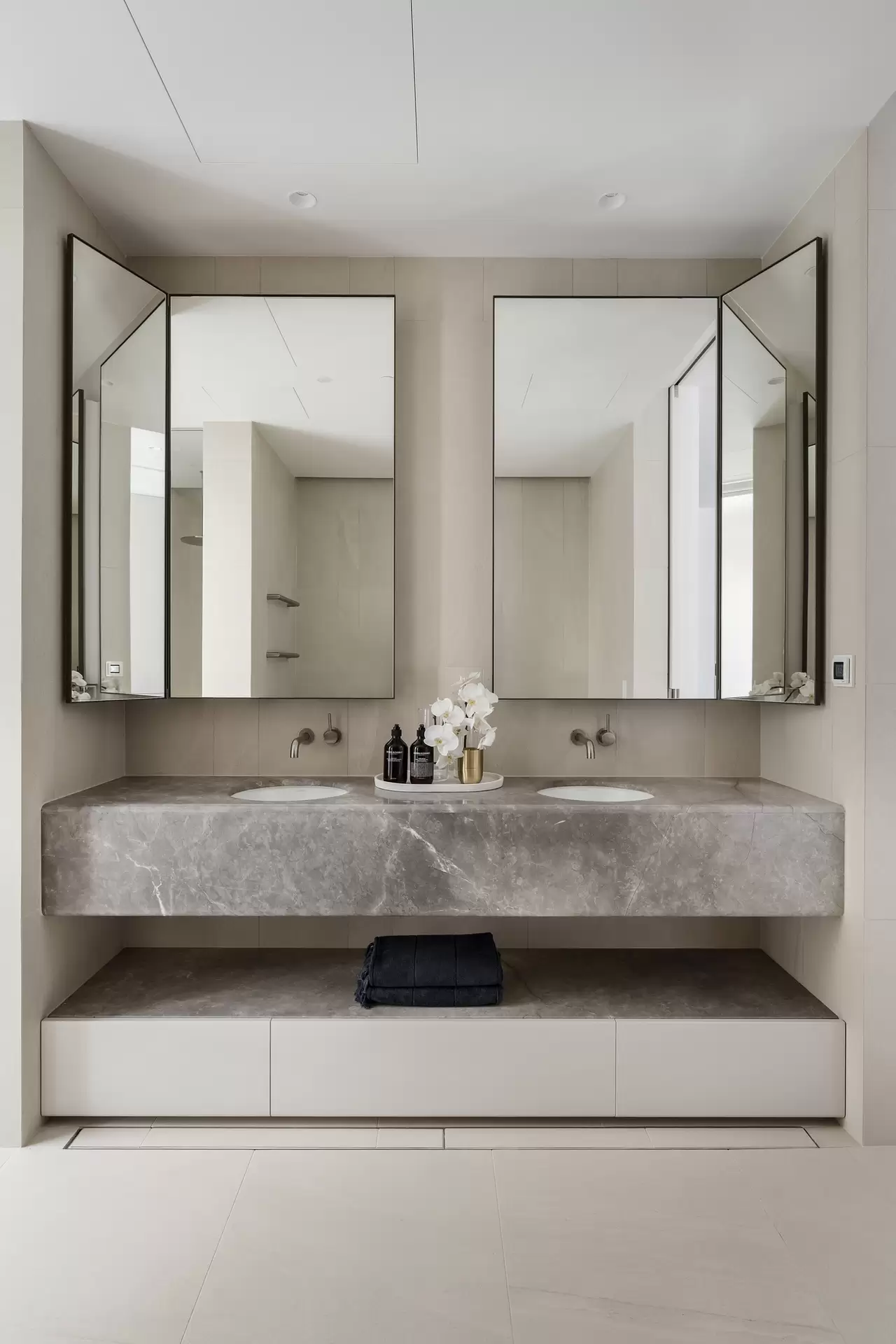 502/370 Albert Street, East Melbourne For Sale by Melbourne Sotheby's International Realty - image 1
