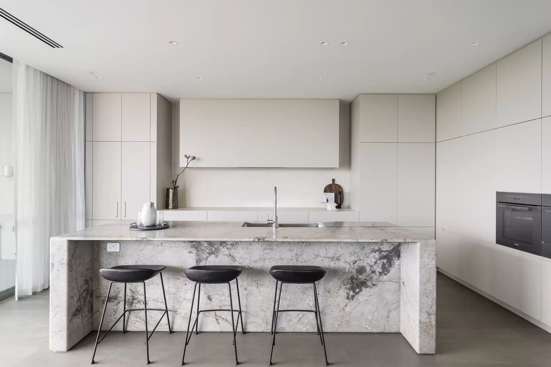 502/370 Albert Street, East Melbourne For Sale by Melbourne Sotheby's International Realty - image 1