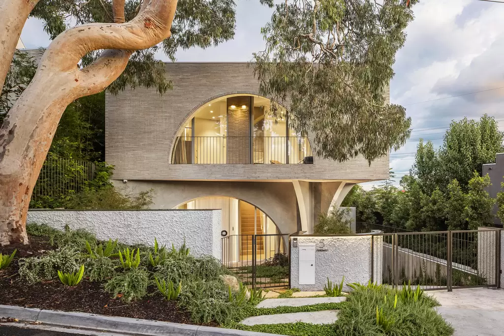 5 Verdant Avenue, Toorak For Sale by Melbourne Sotheby's International Realty