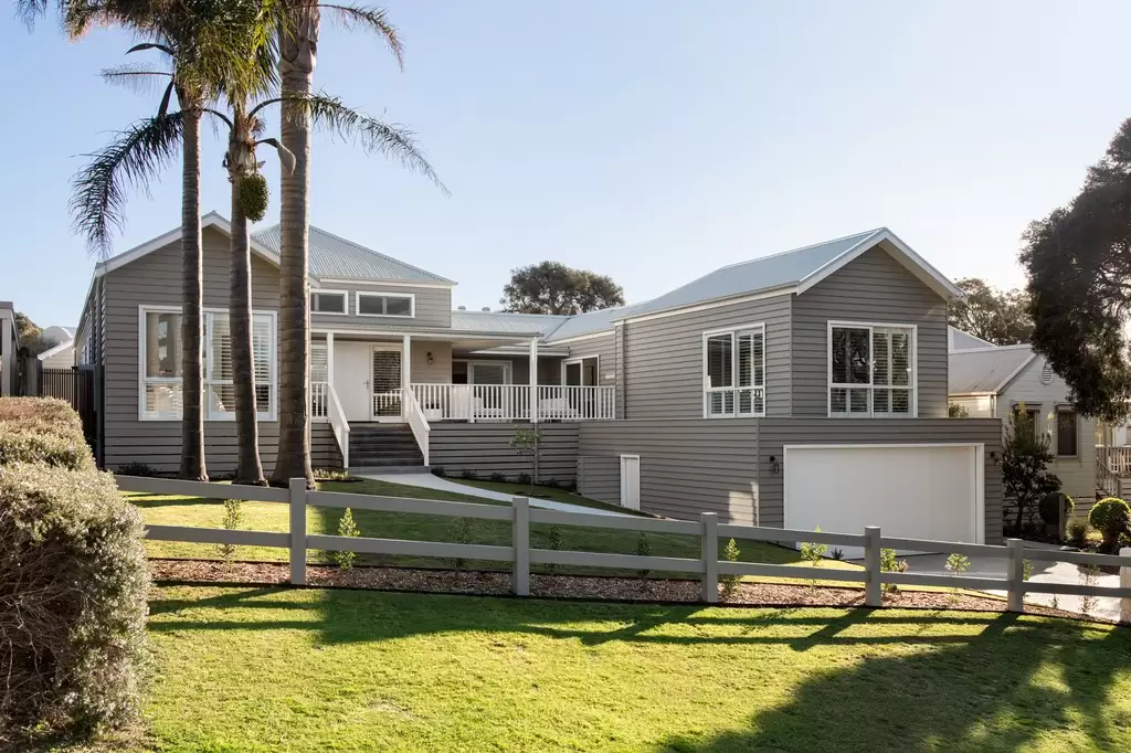 6 Pekina Square, Sorrento For Sale by Melbourne Sotheby's International Realty - image 2