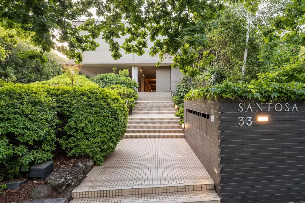 2/33 Albany Road, Toorak For Sale by Melbourne Sotheby's International Realty