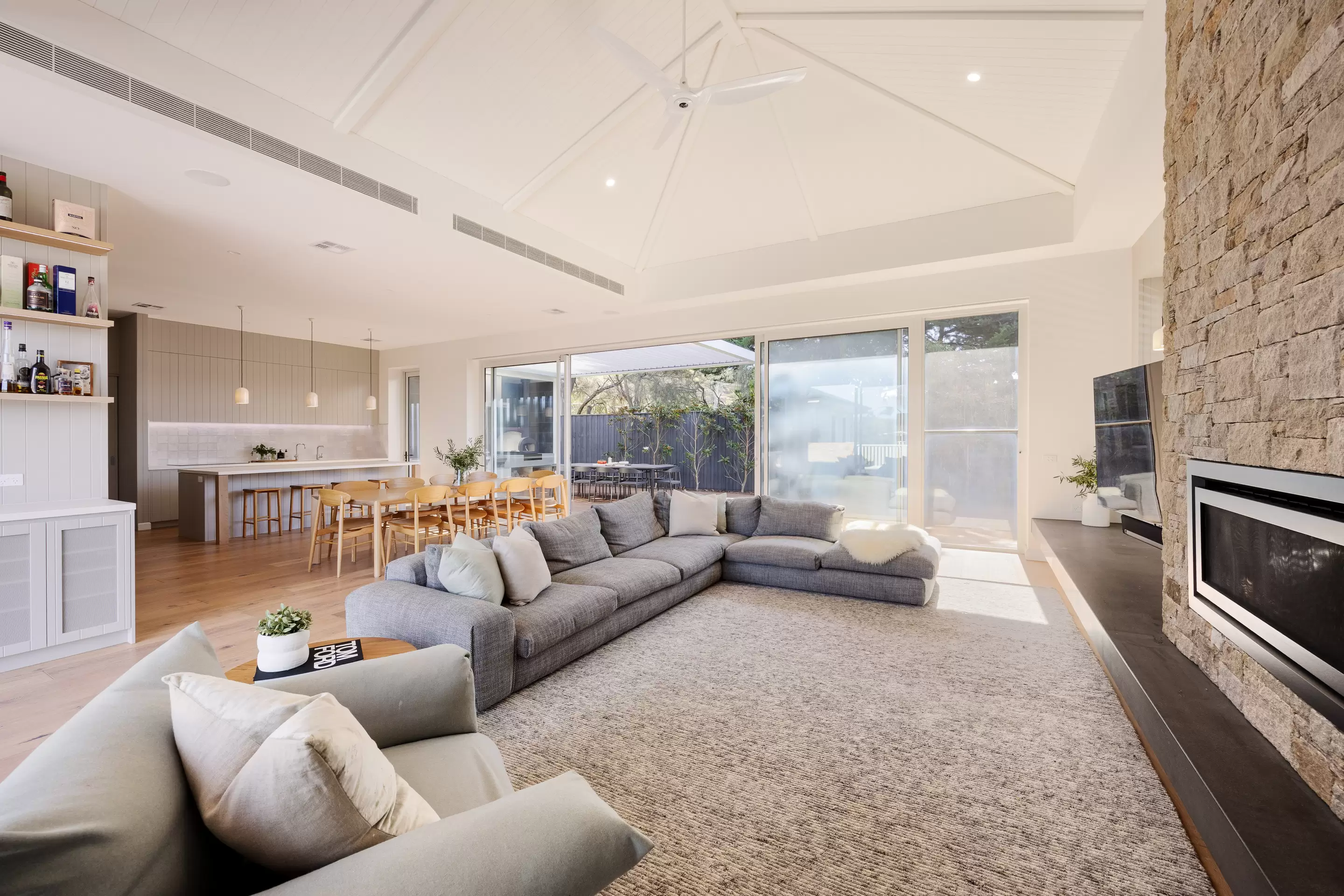 10 Sullivan Street, Sorrento For Sale by Melbourne Sotheby's International Realty - image 4