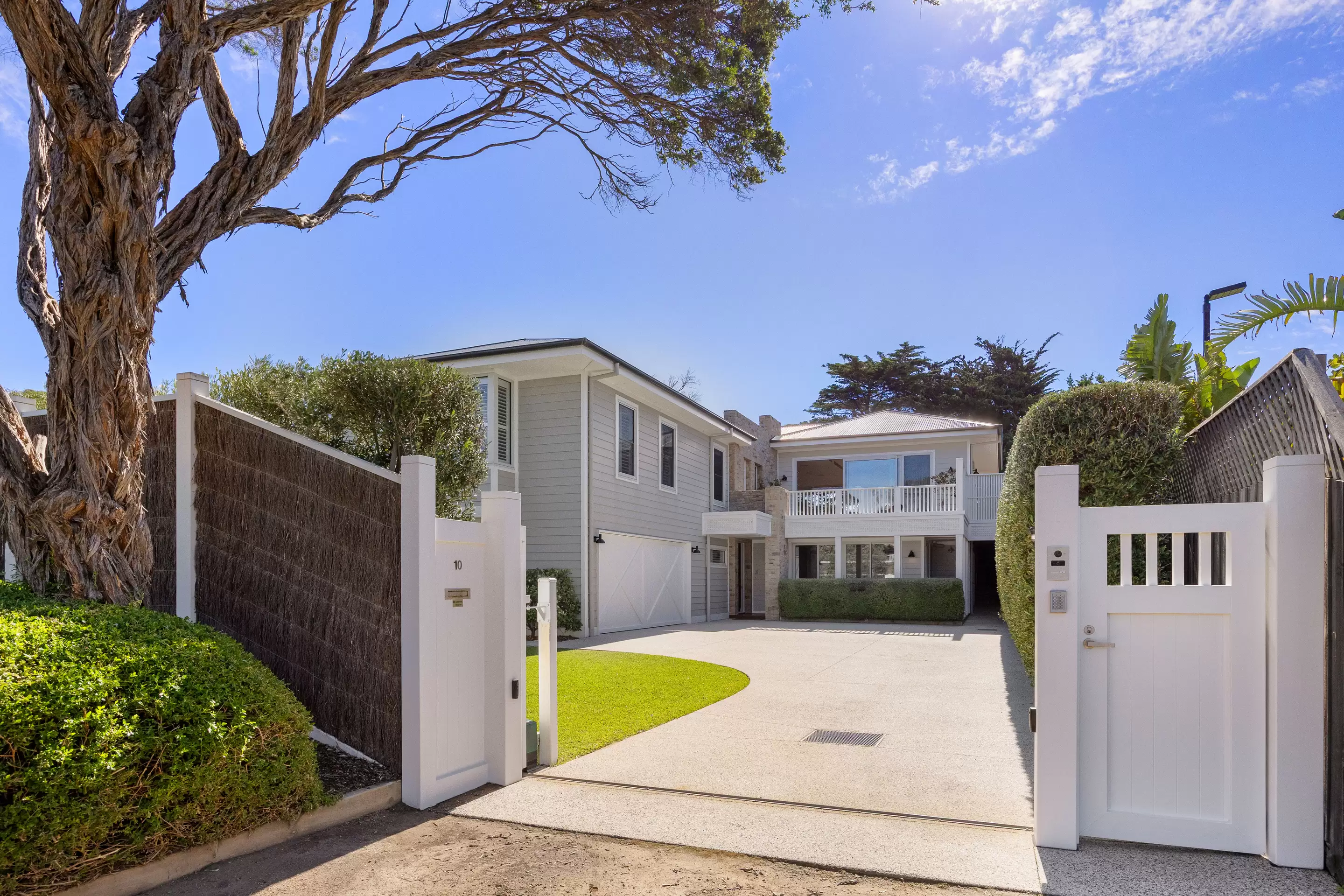 10 Sullivan Street, Sorrento For Sale by Melbourne Sotheby's International Realty - image 1