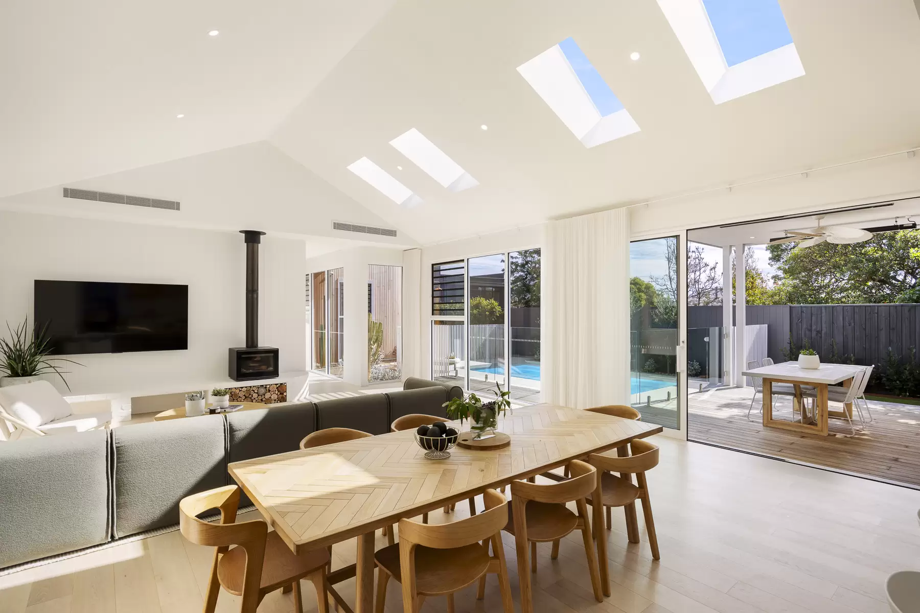 34 Foothills Avenue, McCrae For Sale by Melbourne Sotheby's International Realty - image 2