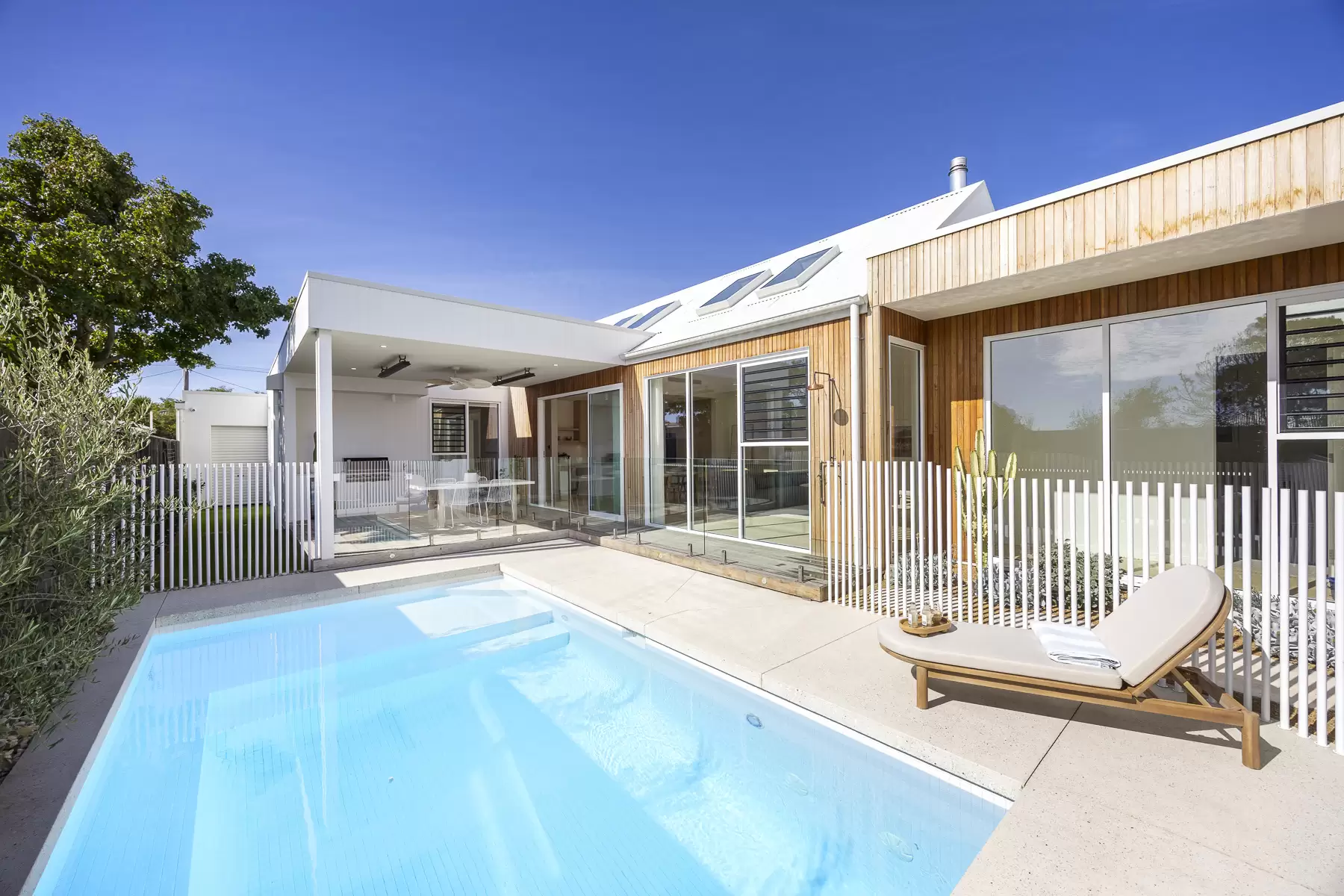 34 Foothills Avenue, McCrae For Sale by Melbourne Sotheby's International Realty - image 1