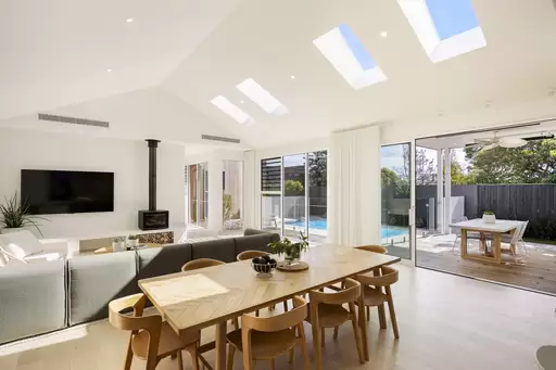 34 Foothills Avenue, McCrae For Sale by Melbourne Sotheby's International Realty