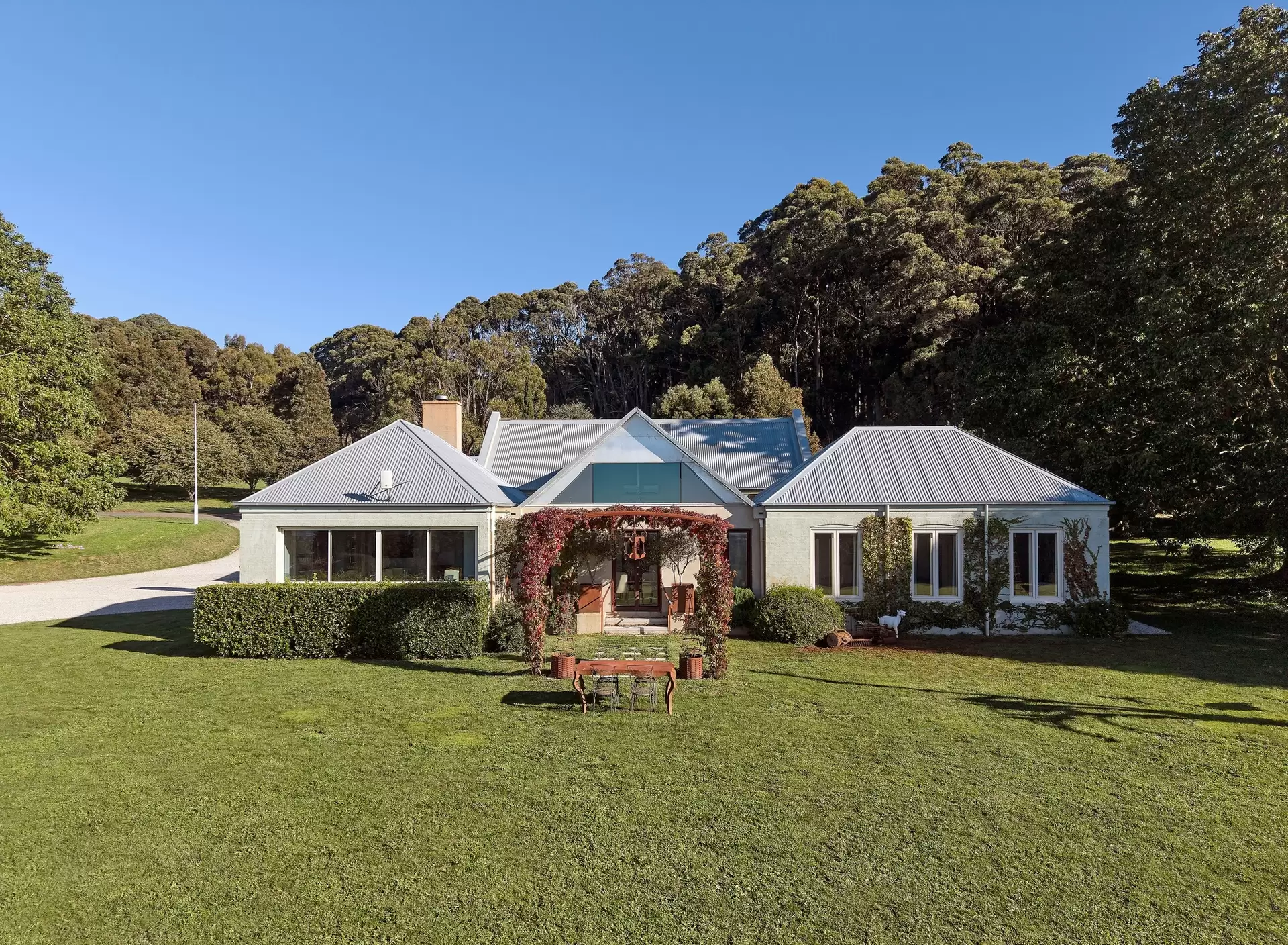 101 Hylands Road, Hesket Sold by Melbourne Sotheby's International Realty - image 1
