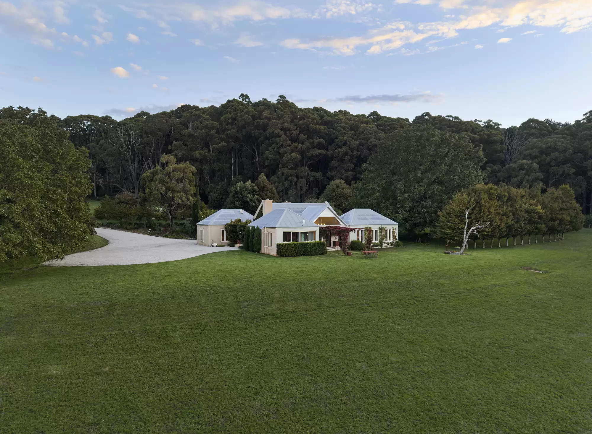 101 Hylands Road, Hesket Sold by Melbourne Sotheby's International Realty - image 4