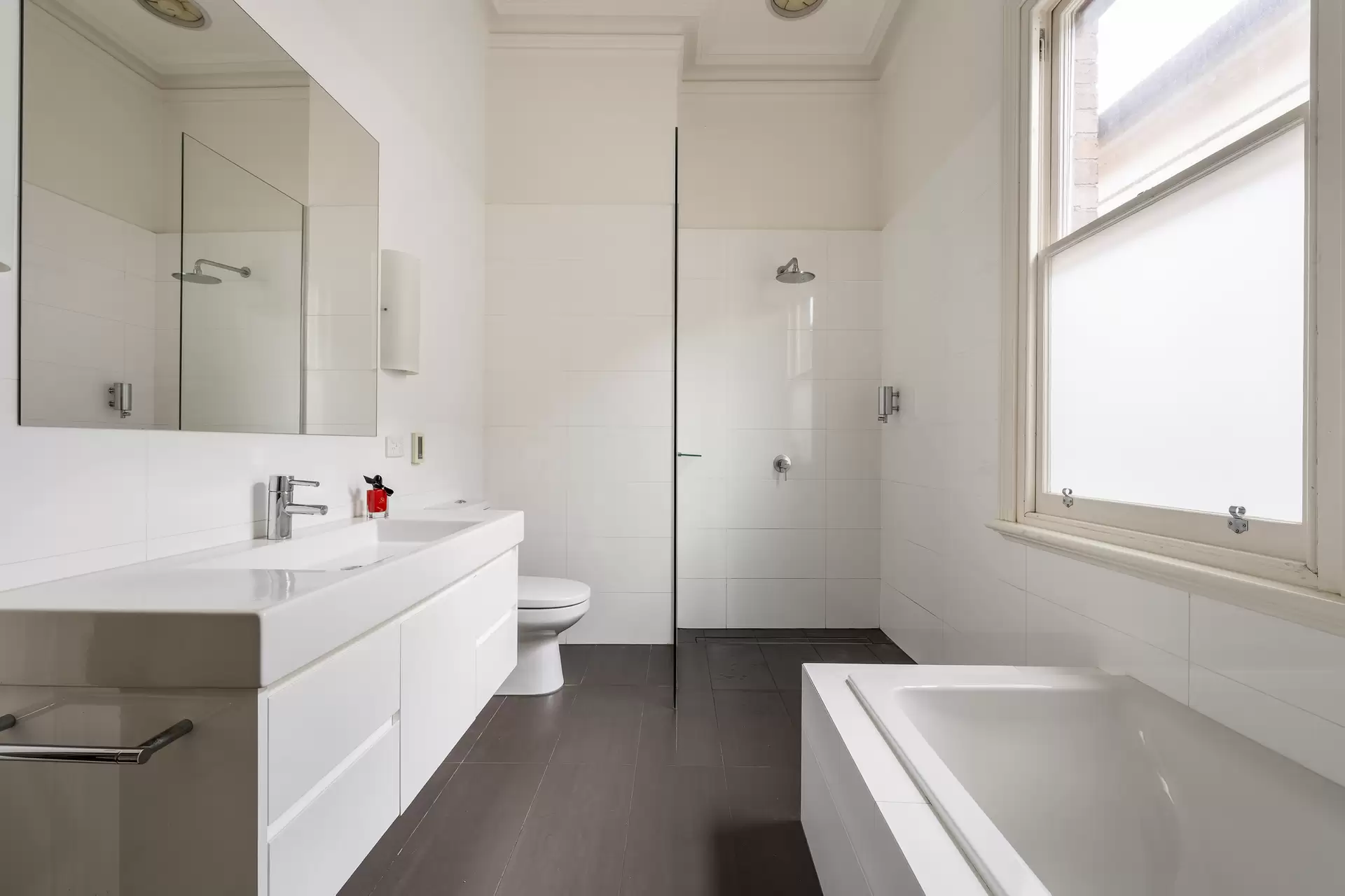 30 Seymour Avenue, Armadale Sold by Melbourne Sotheby's International Realty - image 1