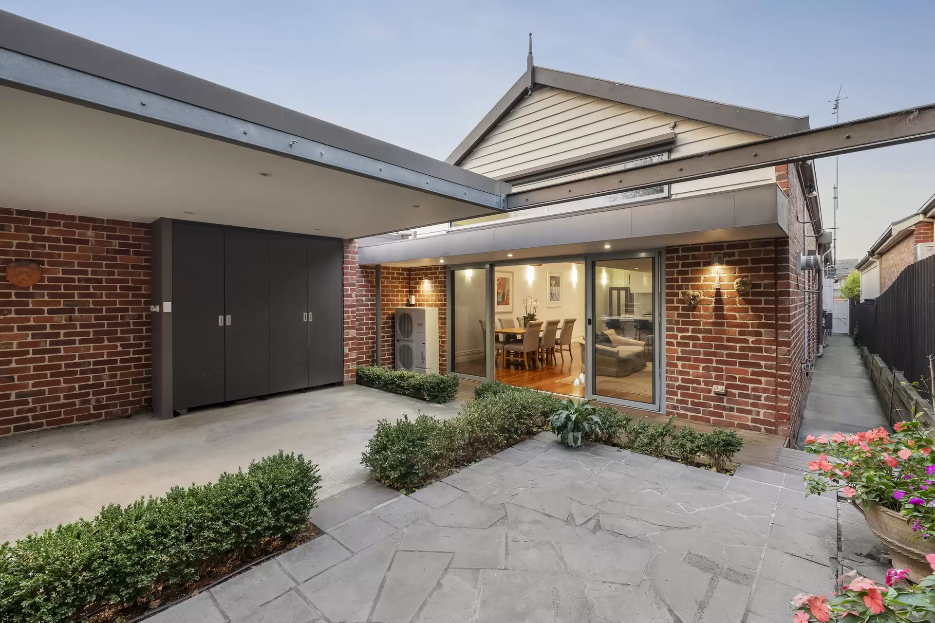 30 Seymour Avenue, Armadale Sold by Melbourne Sotheby's International Realty - image 1
