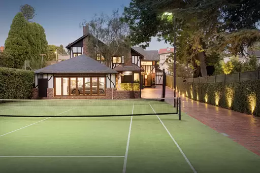 8 Lansell Road, Toorak Sold by Melbourne Sotheby's International Realty