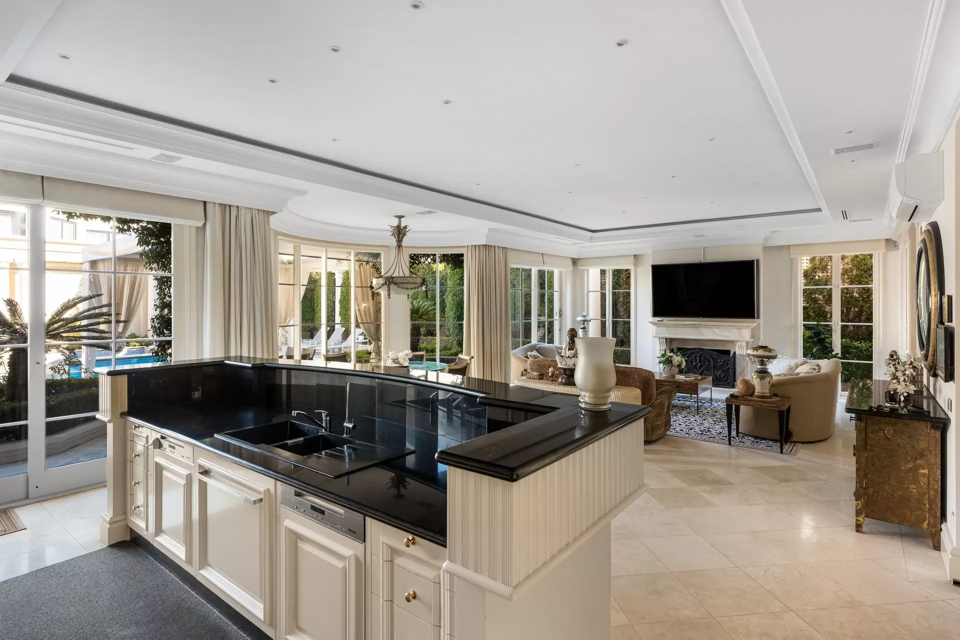 13 Mulgoa Street, Brighton For Sale by Melbourne Sotheby's International Realty - image 1