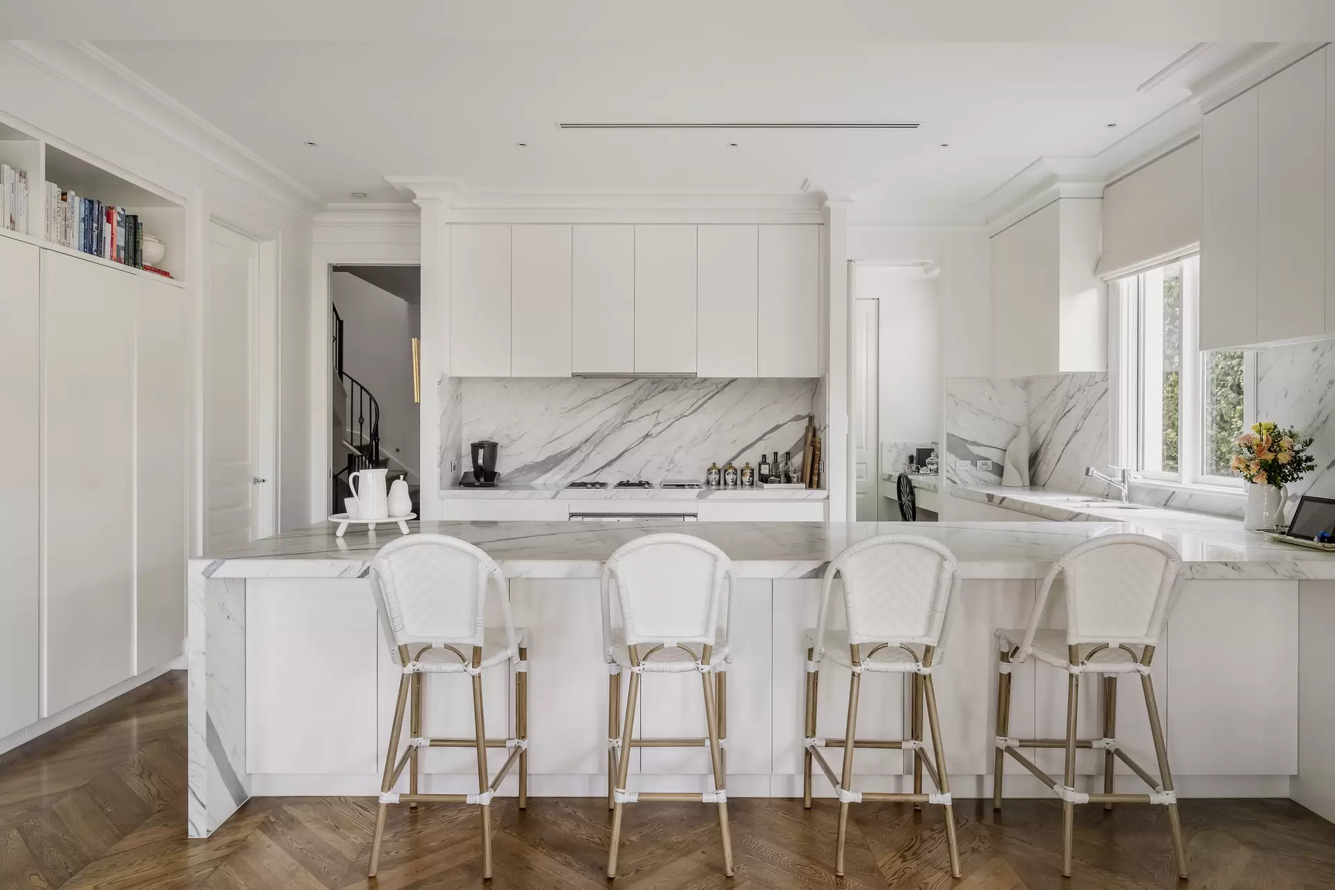 5 Boandyne Court, Toorak For Sale by Melbourne Sotheby's International Realty - image 1