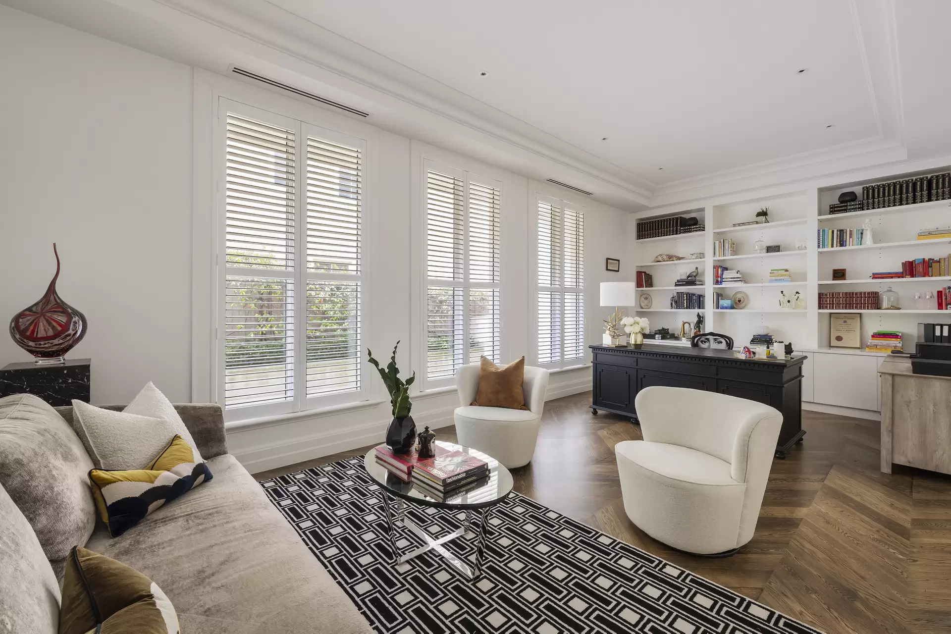 5 Boandyne Court, Toorak For Sale by Melbourne Sotheby's International Realty - image 1