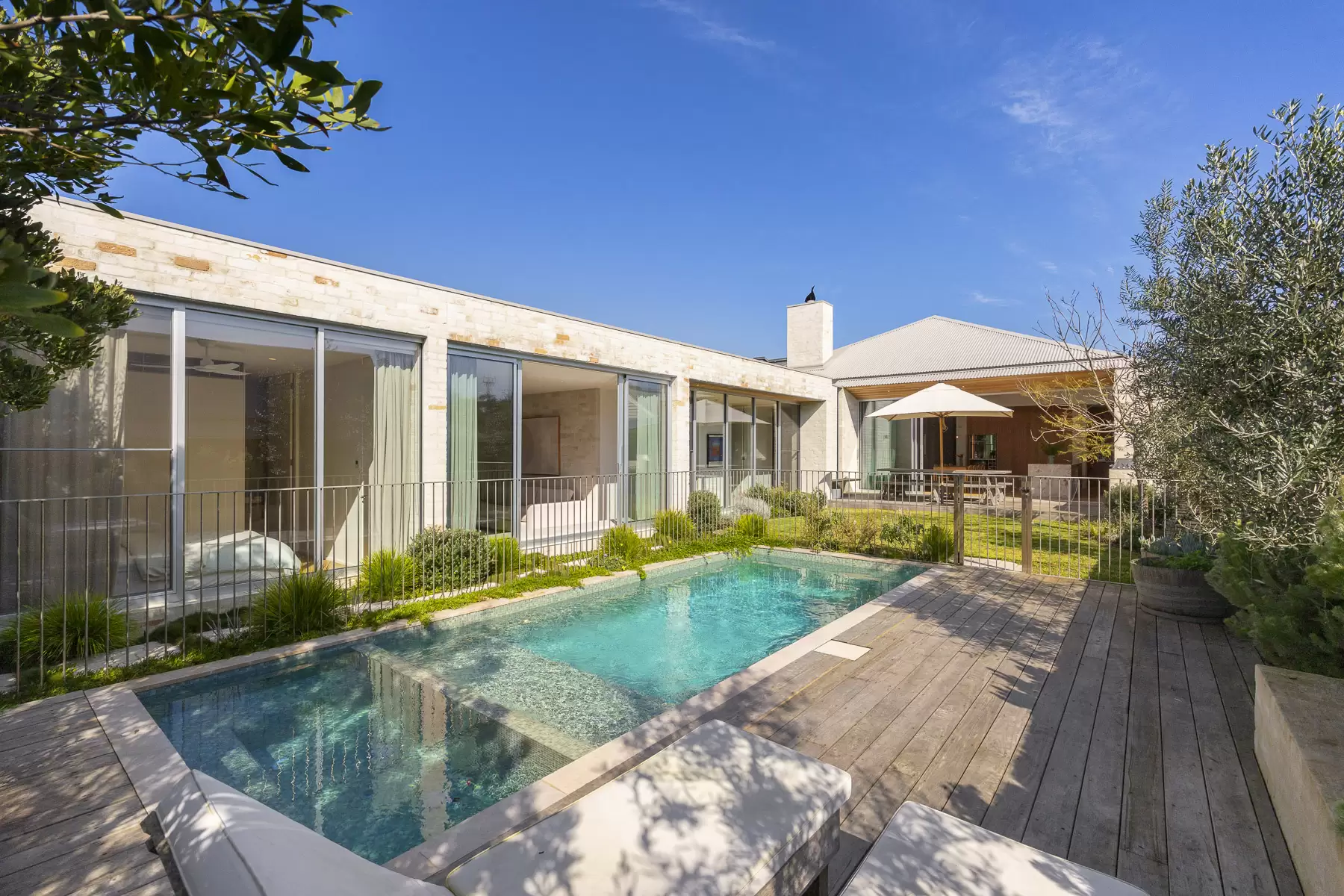10 Kerferd Avenue, Sorrento For Sale by Melbourne Sotheby's International Realty - image 1