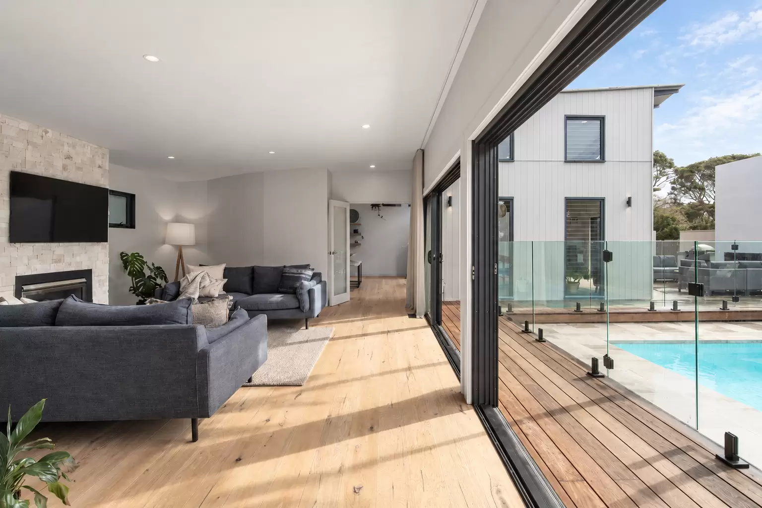 2 Foam Avenue, Blairgowrie For Sale by Melbourne Sotheby's International Realty - image 2